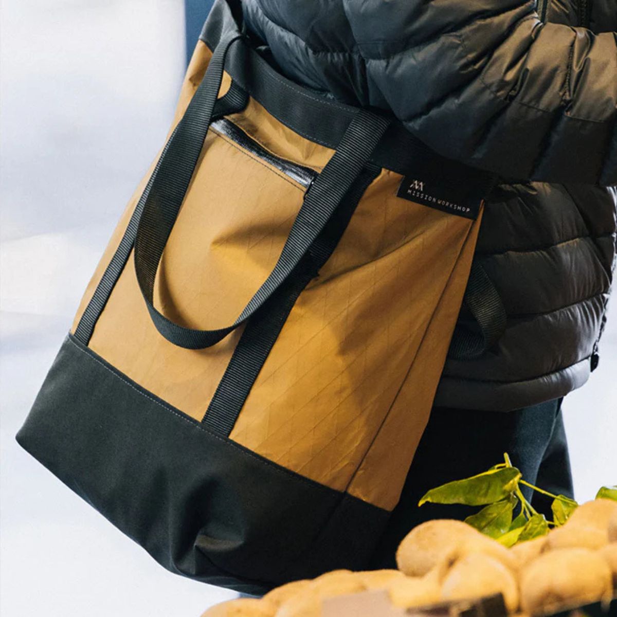 Helix 10L Tote