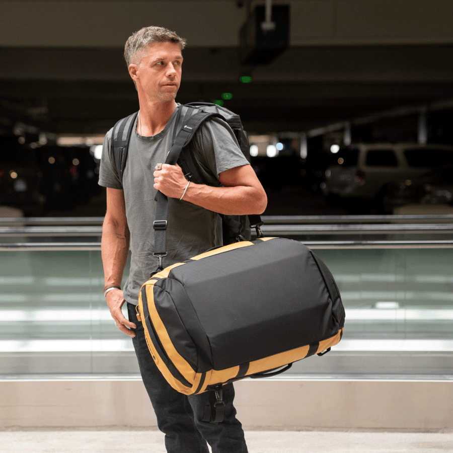 PRY pryground Front Zip Travel Bag シュウト PRY pryground Front Zip Travel Bag シュウト