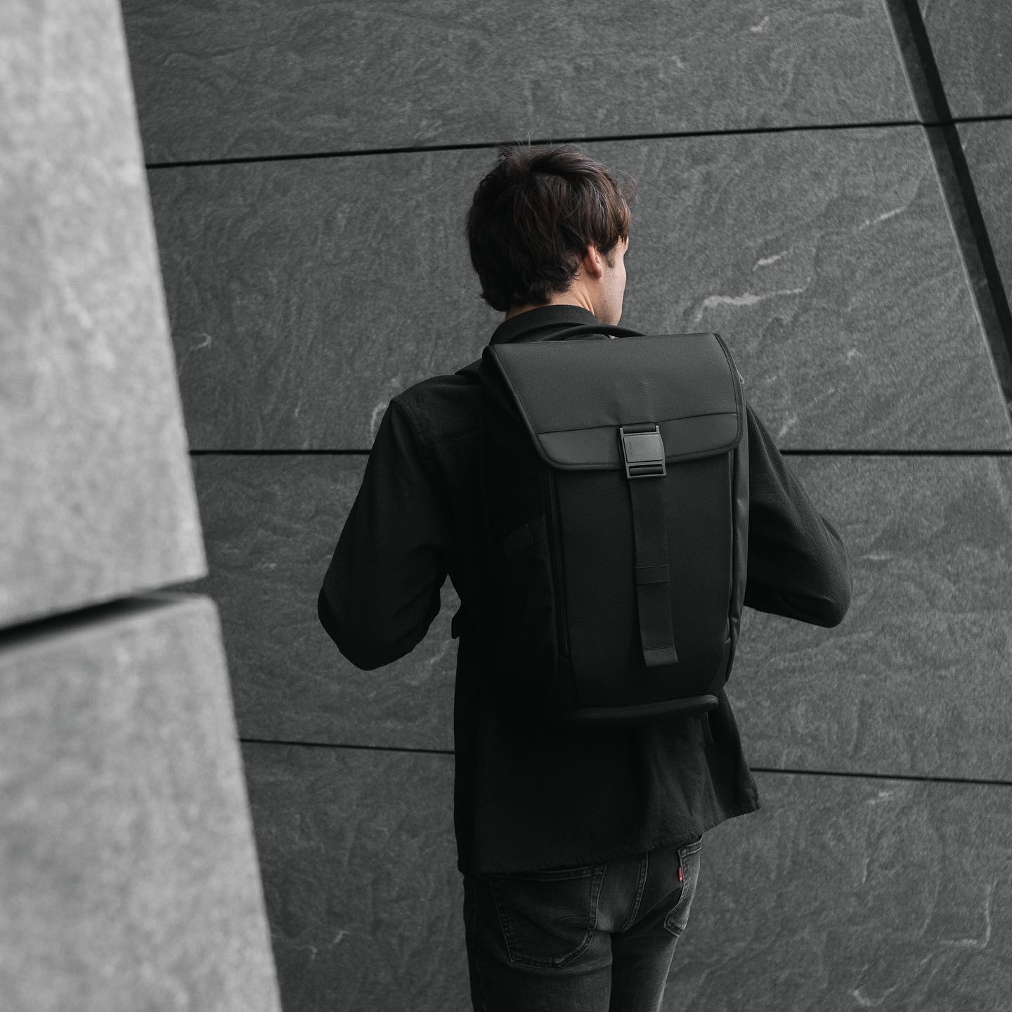 DAYFARER V2 Backpack