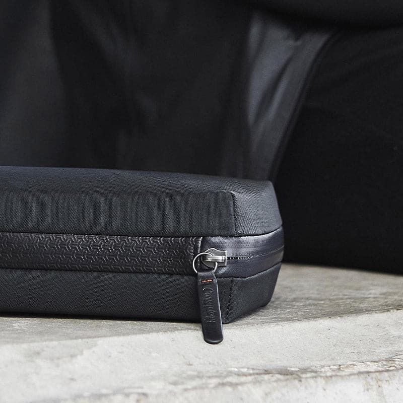 Tech Kit - Carryology Essential Edition Bellroy Pouch Suburban.